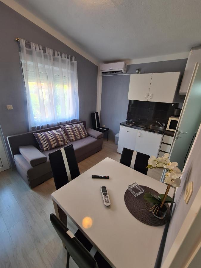 סלינה Apartments Lana - 30 M From The Sea מראה חיצוני תמונה